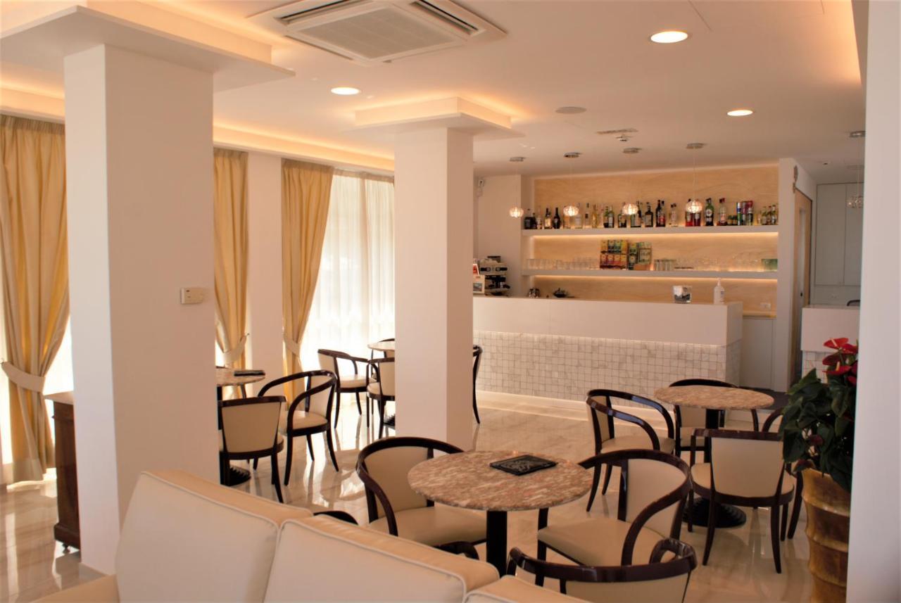 Hotel Caesar Paladium Rimini Exterior photo