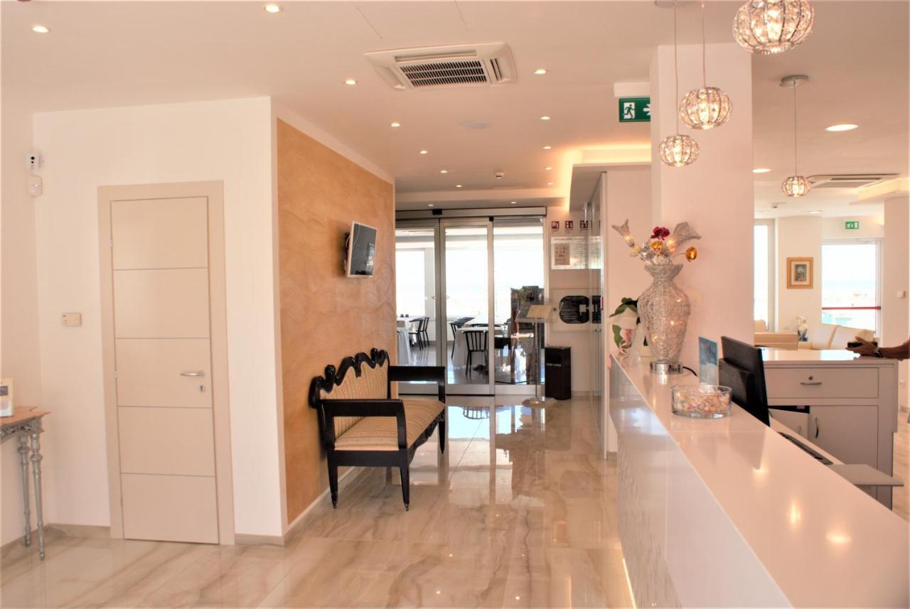 Hotel Caesar Paladium Rimini Exterior photo