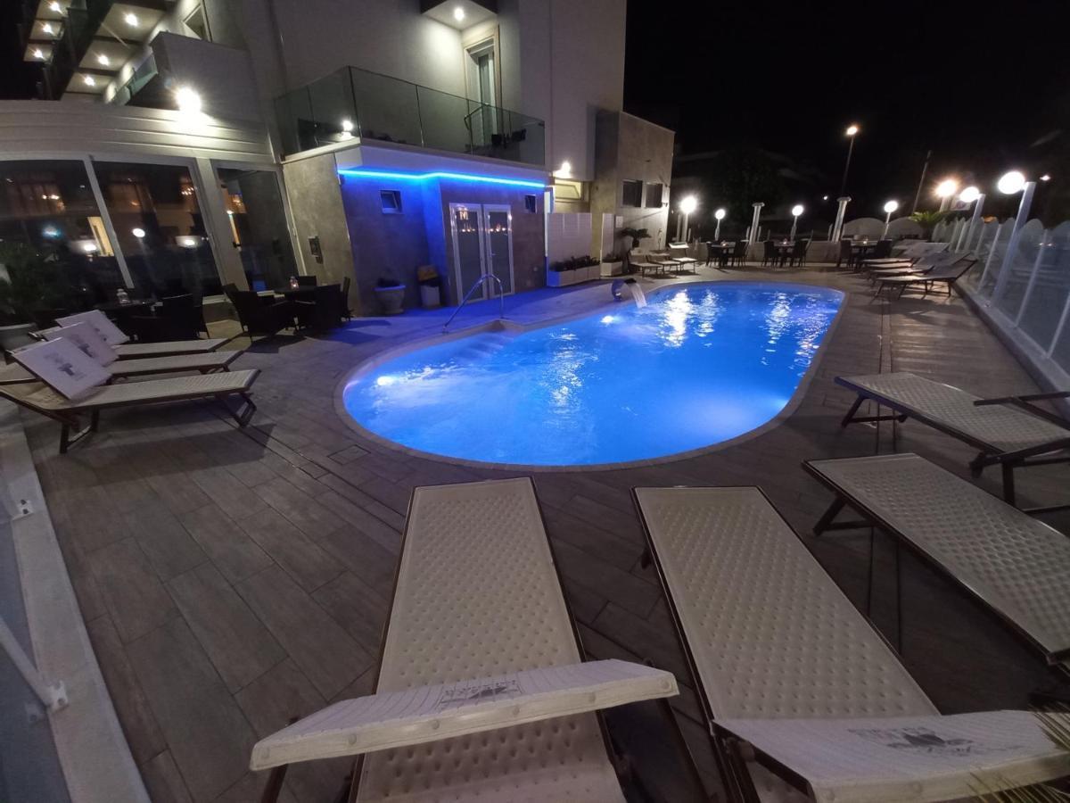 Hotel Caesar Paladium Rimini Exterior photo
