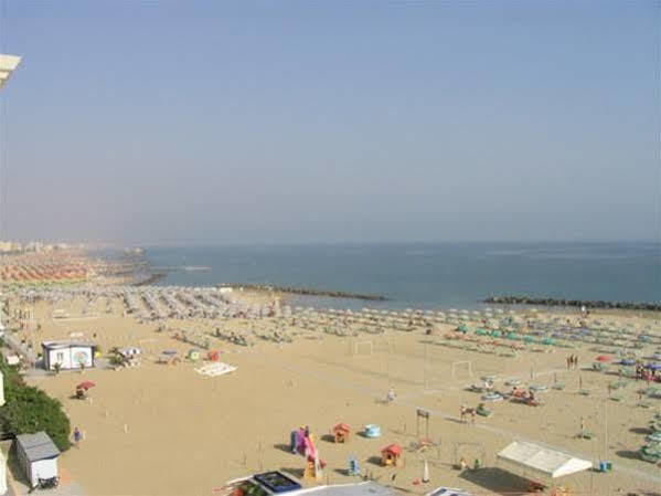 Hotel Caesar Paladium Rimini Exterior photo